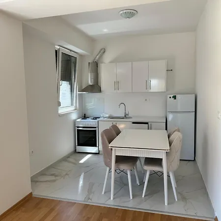 Bili Apartmens Near East Geat Mall * Skopje