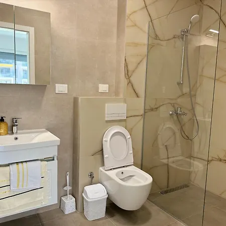 Bili Apartmens Near East Geat Mall Skopje