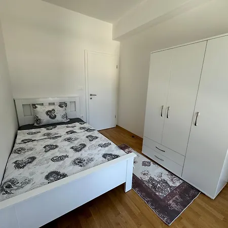 Bili Apartmens Near East Geat Mall *